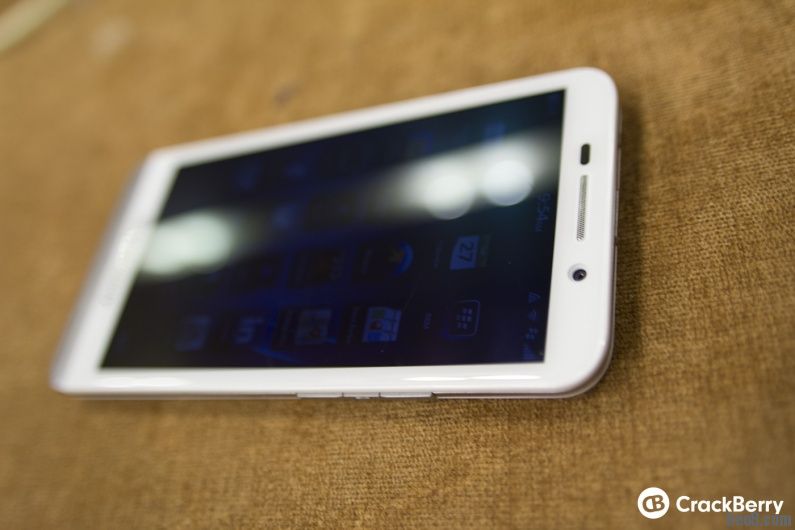 blackberry-z30-white-1.jpg