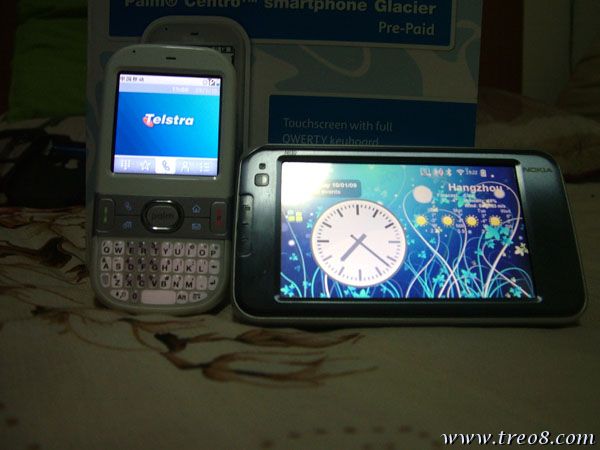 跟我的NOKIA N810 来个合影